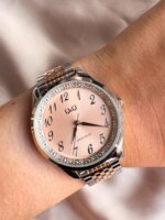 Reloj QYQ QC07J415Y BICOLOR