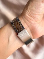 Reloj QYQ QC07J415Y BICOLOR - Imagen 3