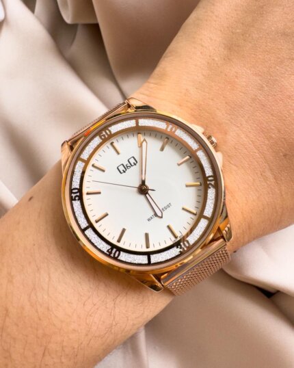 Reloj QYQ B47 ORO ROSA FONDO BLANCO MALLA