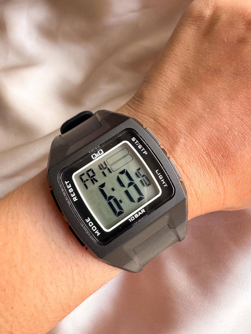 WhatsApp Image 2025-11-15 at 10.30.05 PM Reloj QYQ digital M199J001Y - Imagen 1