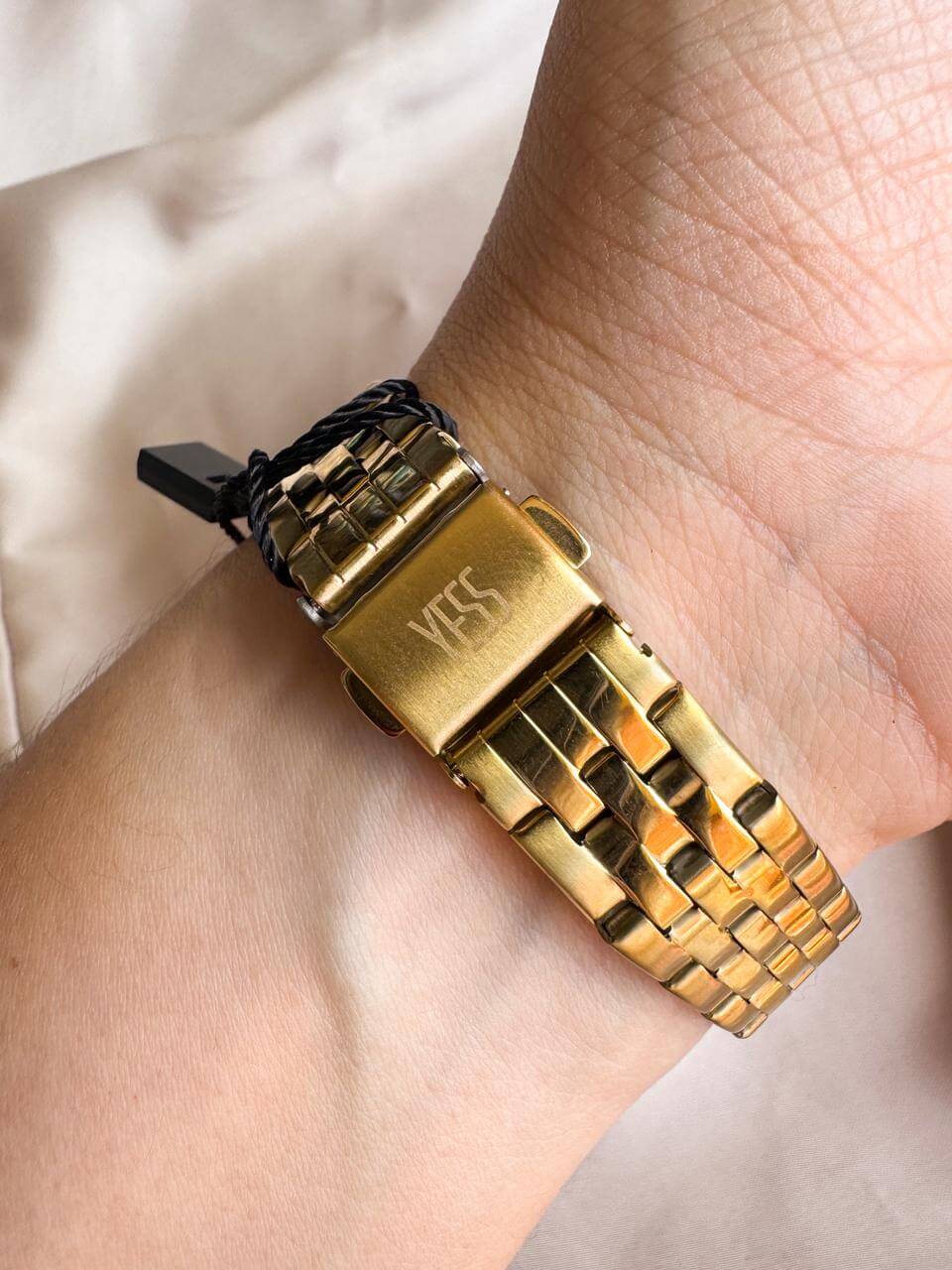 y24070-04 yess dorado pequeño 3 RELOJ YESS Y24070-04 DORADO - Imagen 4