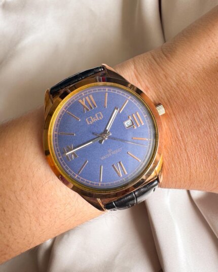 RELOJ QYQ BL67804Y NEGRO