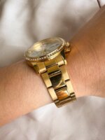 Reloj QYQ Multifuncional dorado - Imagen 2