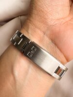 Reloj QYQ Q35A PLATEADO CON ROSA - Imagen 3